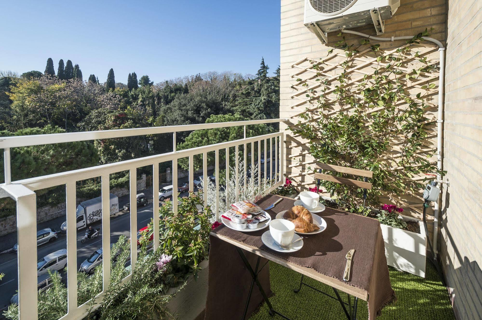 Happy In Bed and breakfast Roma